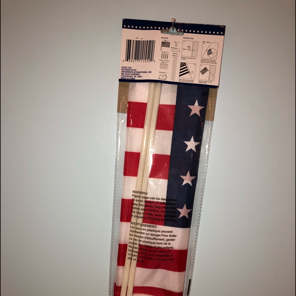 5/$25 American Flag kit. Hardware for hanging included - Picture 2 of 7